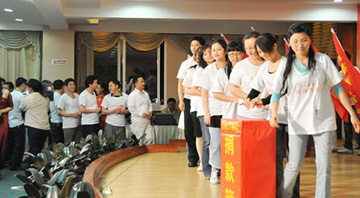 2010年3月，青海玉樹(shù)發(fā)生7.1級(jí)地震，全體橙樹(shù) 人再次第一時(shí)間行動(dòng)起來(lái)為災(zāi)區(qū)人民進(jìn)行募捐活動(dòng)